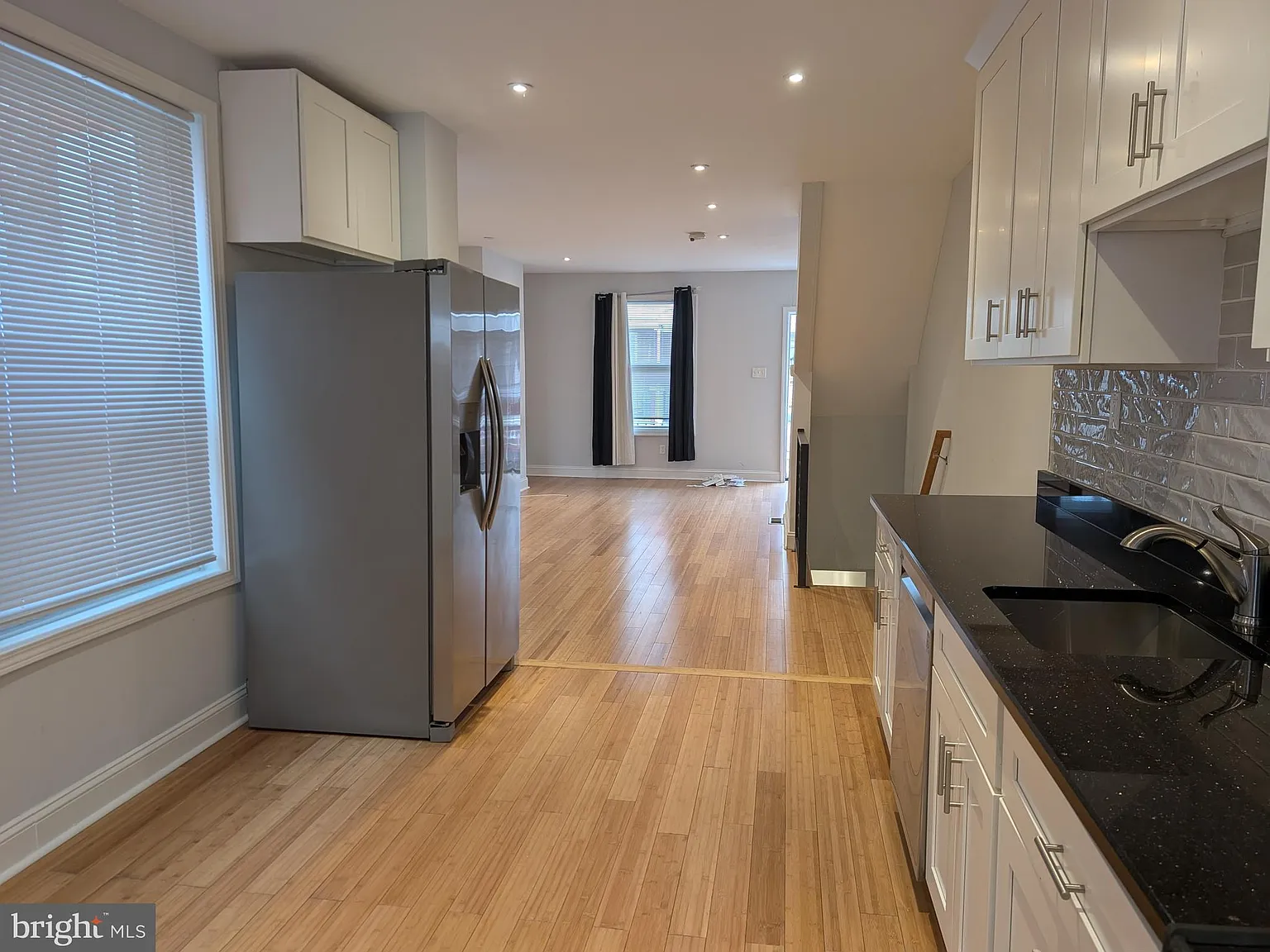 3 bed, 1410 sqft, $1,850 — Photo 4