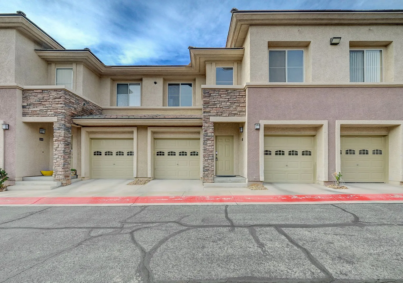 Gated Summerlin Condo Next to TPC Las Vegas Newly Updated & Move-In Ready — Photo 1