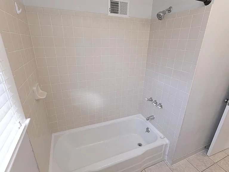 5540 Oldham St — Photo 12