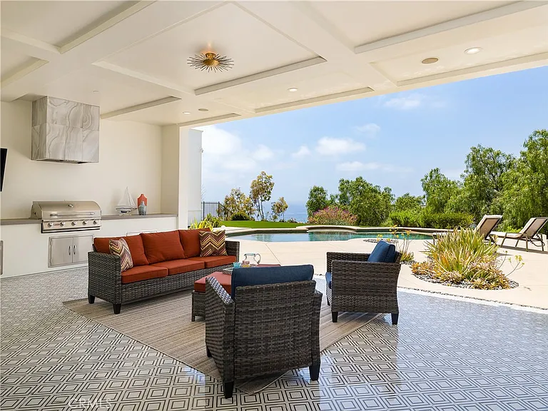 32009 Cape Point Dr — Photo 11