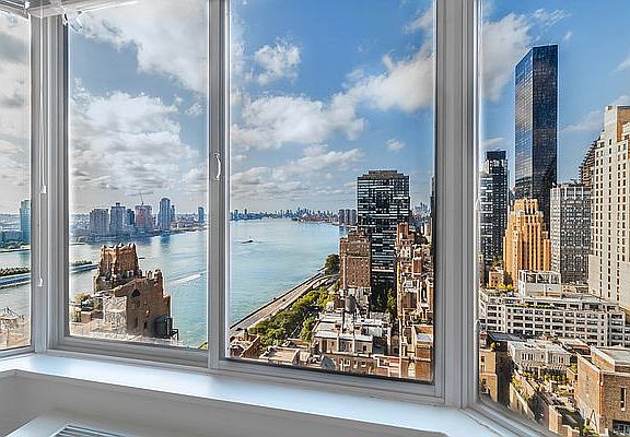 4th image of 429 E 52nd St APT 32G