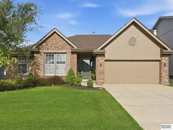 4216 N 163rd St, Omaha, NE 68116