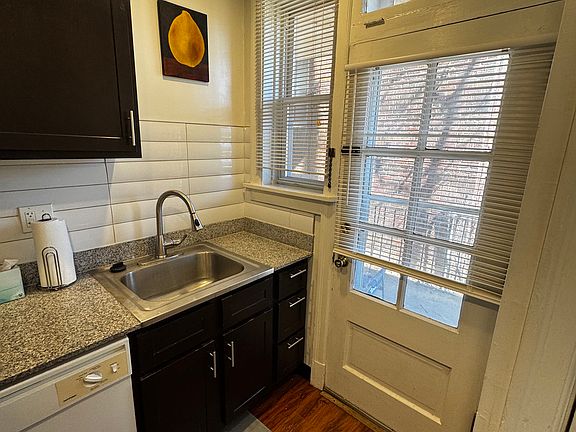 4th image of 1406 Barger Pl APT 1S