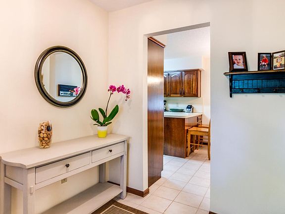 6642 Rivercrest Drive-print-005-4-Entry-
