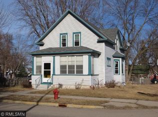 214 S 5th St, Henderson, MN 56044