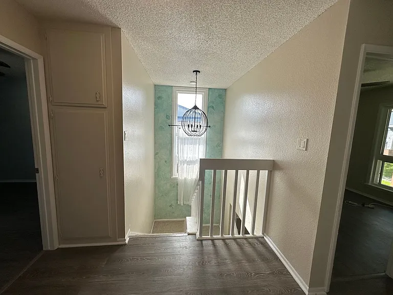 1058 Awawamalu St #E — Photo 11