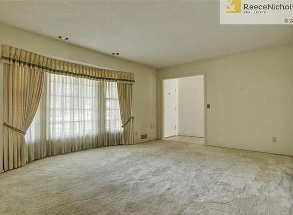 3rd image of 400 W 110th St