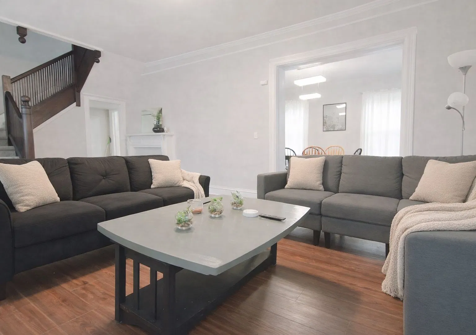 5 Bed 2 Bath - Close to Cornell and Downtown — Photo 2
