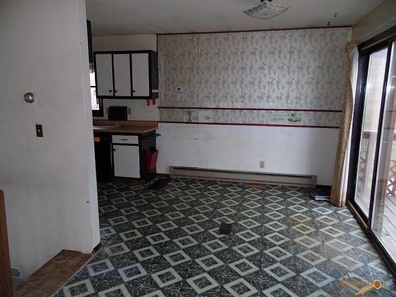 3rd image of 8026 Blucksberg Dr