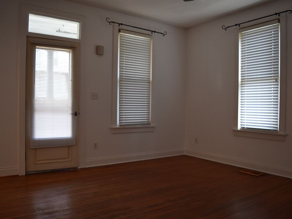 1st image of 61 W Columbus St