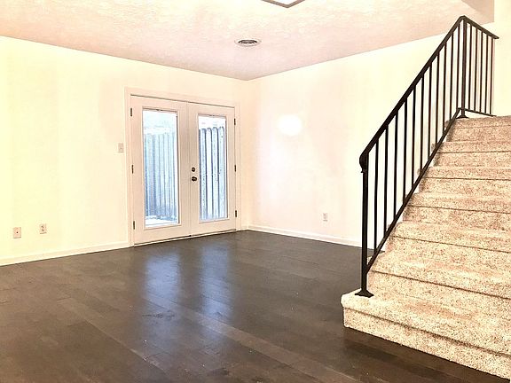 3rd image of 111 Ladbrook Ln
