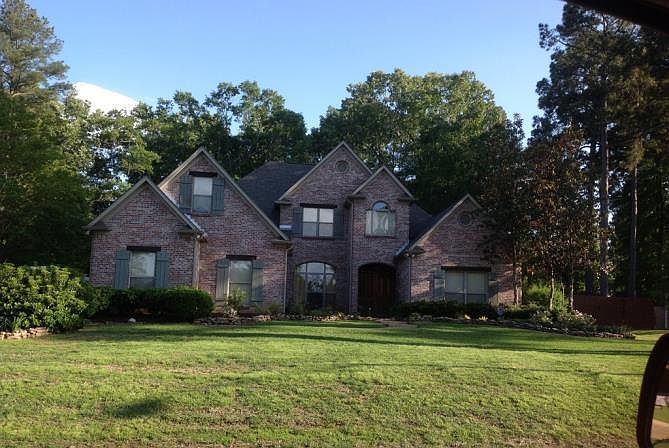1st image of 128 Devereaux Dr