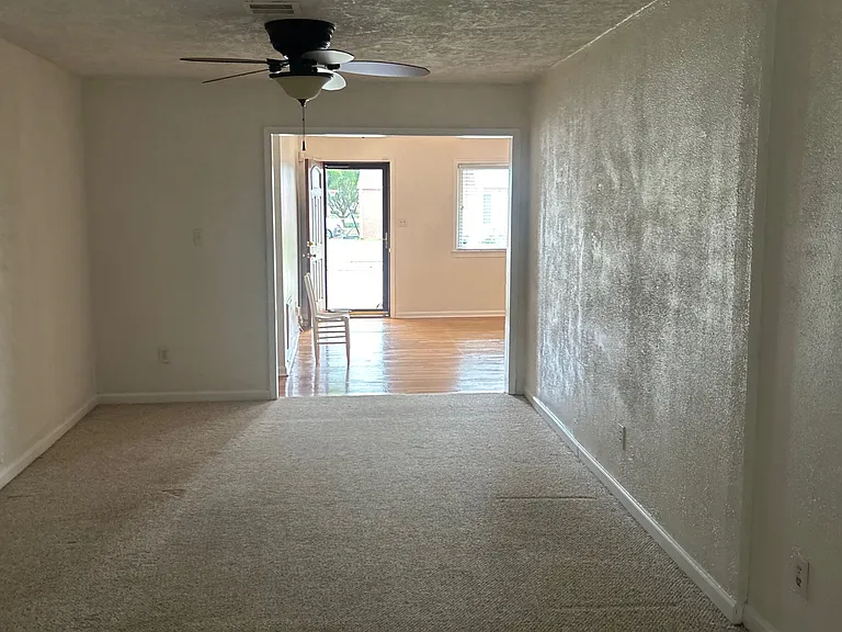 22 Pickett St — Photo 6