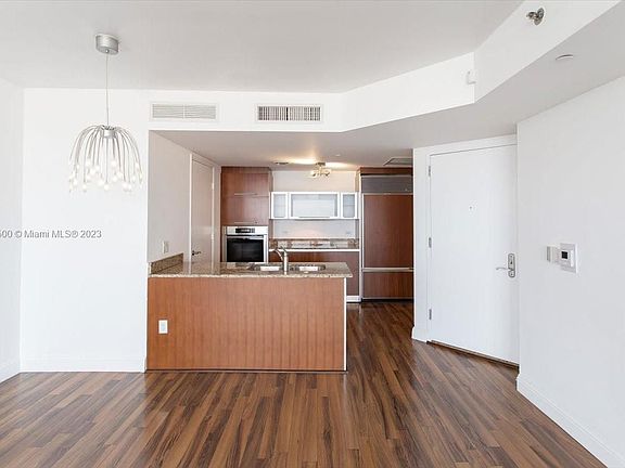 5th image of 17201 Collins Ave APT 2009