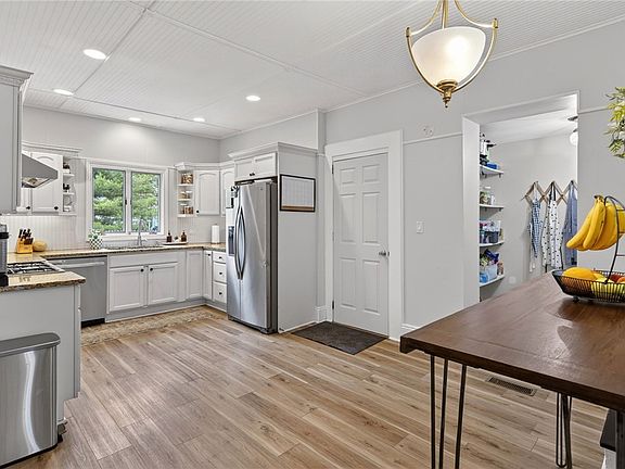 20th image of 147 E Genesee St
