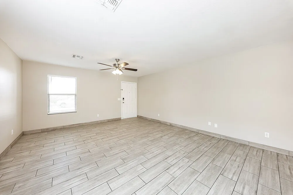 3 bed, 2.0 bath, 1756 sqft, $1,910 — Photo 4