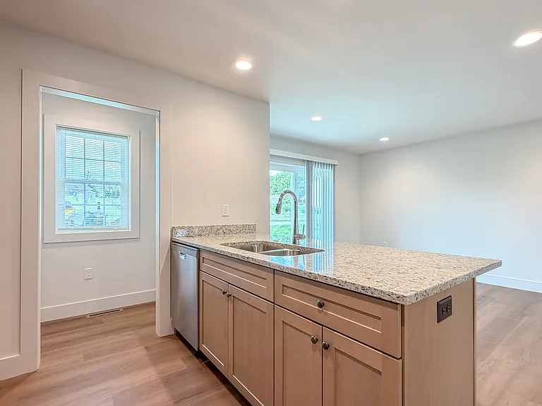 271 Locust St — Photo 5