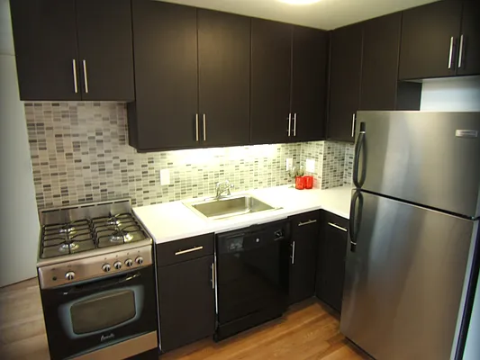 Rented by Joel Weisz, LREB | media 22