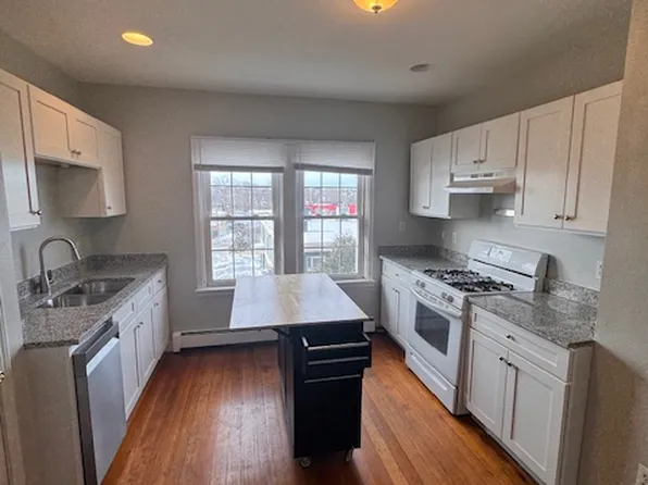 17 6th St #19, Providence, RI 02906