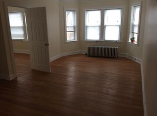 6445 N Richmond St APT 3W, Chicago, IL 60645