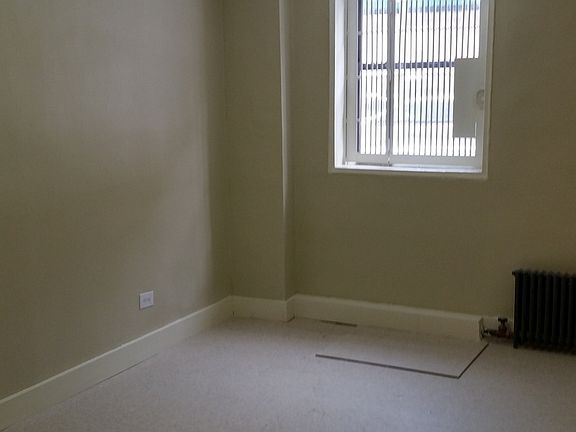 3rd image of 350 E 19th St APT L1