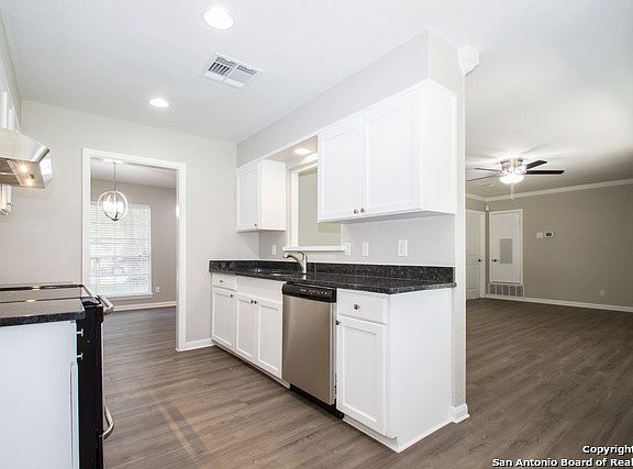 4th image of 6506 Halter Ln