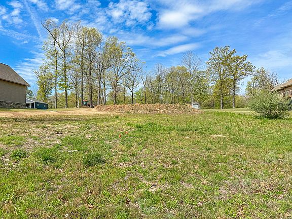 4th image of 511 W Tri Lakes Dr