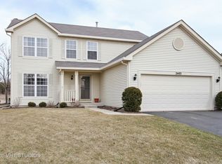 2403 N Greystone Dr, Round Lake Beach, IL