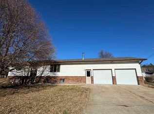 204 E 7th St, Curtis, NE 69025