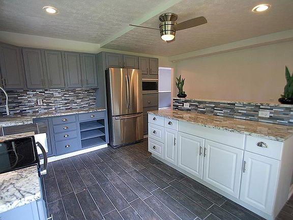 5th image of 29331 Armadale Ave