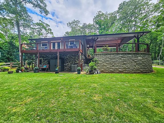 2nd image of 210 Hedden Rd