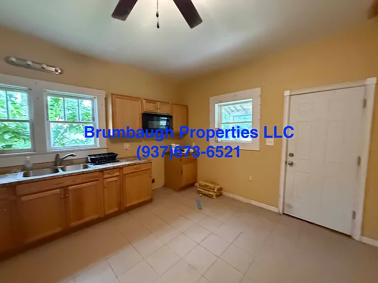 1027 Park Ave — Photo 29