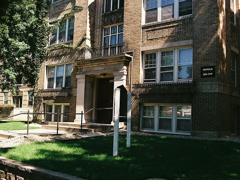 Taylor Apartments — Photo 24