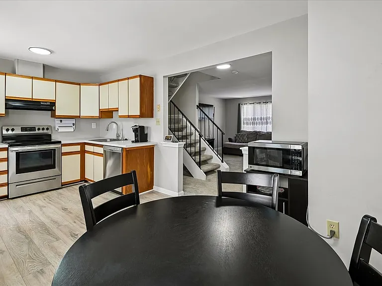 530 Mount Lubentia Ct E — Photo 8