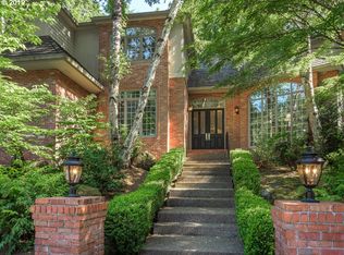 15488 Village Dr, Lake Oswego, OR