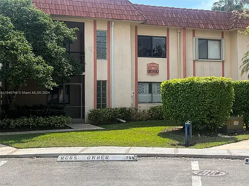 389 Lakeview Dr #101 Photo 1