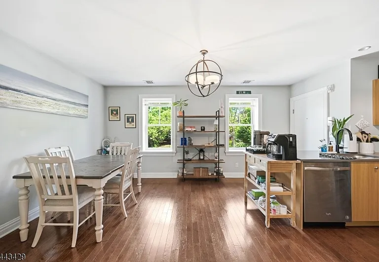 52 Elm St — Photo 11
