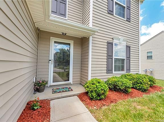 2nd image of 5027 Broad Leaf Ct