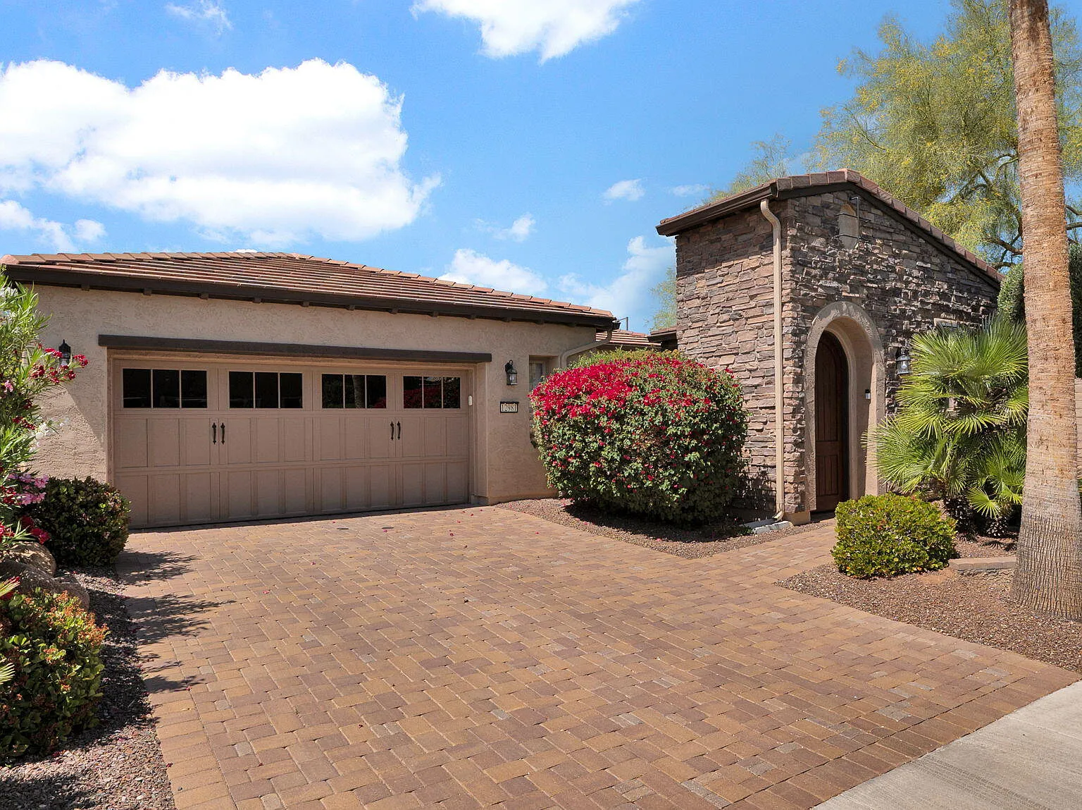 3 bed, 3.0 bath, 2109 sqft, $2,850 — Photo 2