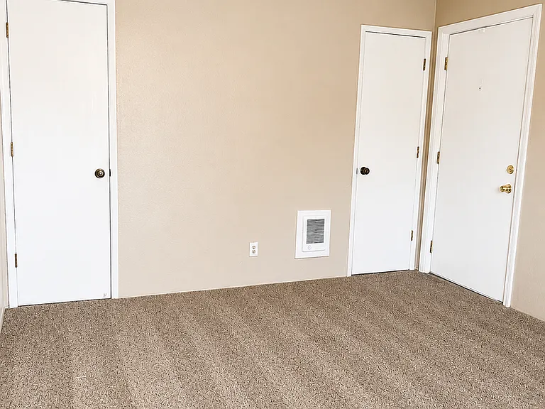 530 Colorado River Blvd — Photo 4