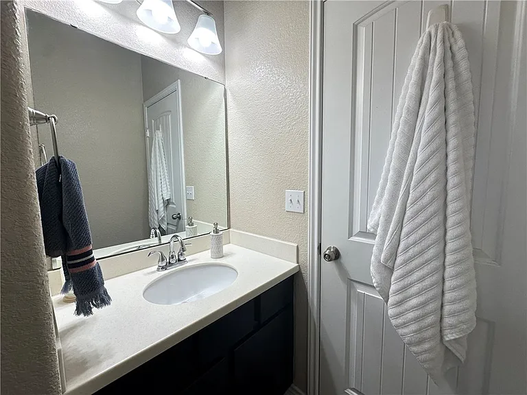 1016 Santa Catalina St — Photo 31
