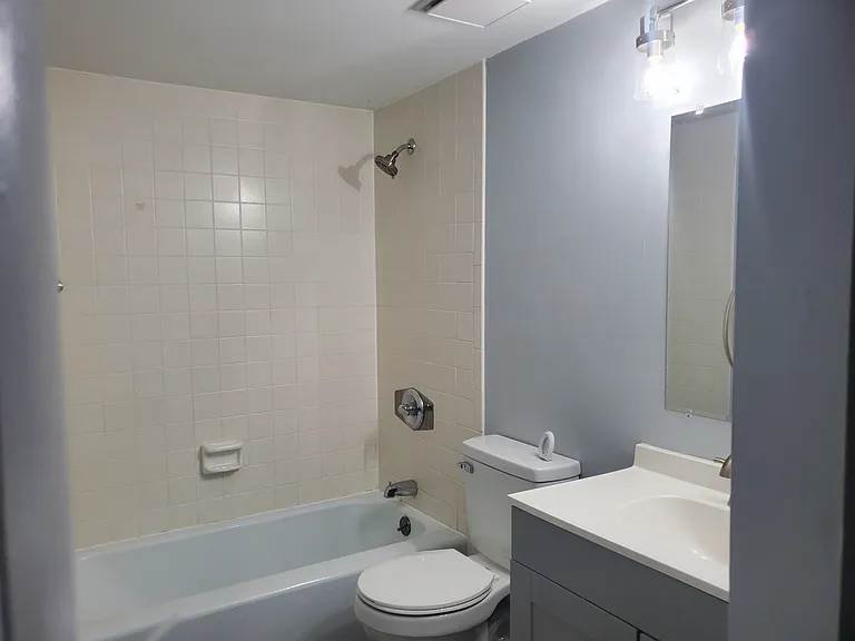 600 Bahia Cir #A — Photo 8