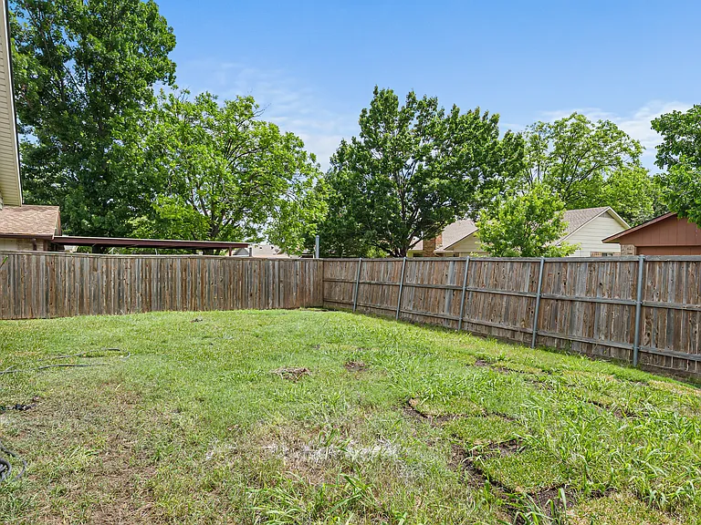 3307 Colony Dr — Photo 24