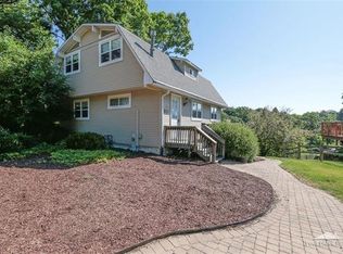 315 Holiday Dr, Somonauk, IL 60552