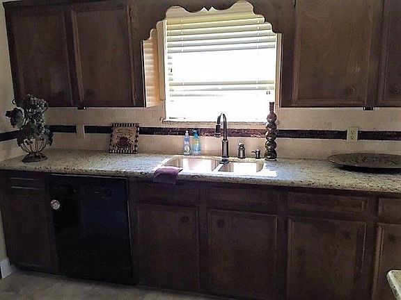 another view of kitchen w/granite counters