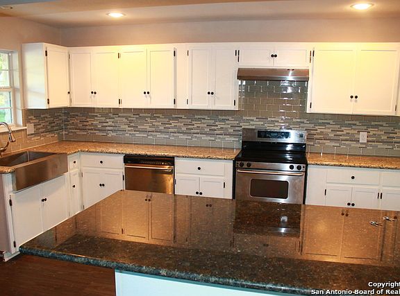 4th image of 31169 Panther Dr