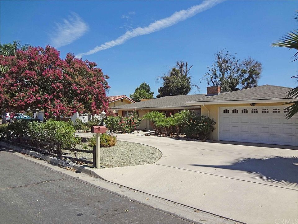 1st image of 41181 Tiffany Ln