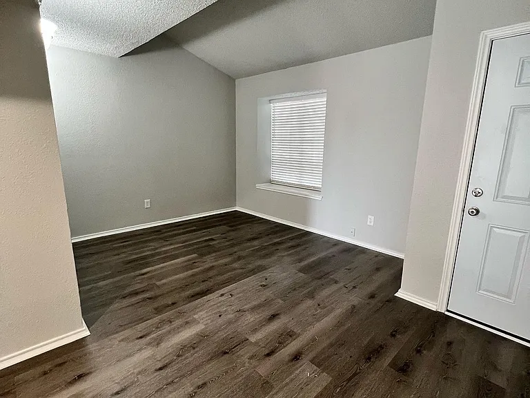 310 Cates Dr #310 — Photo 4