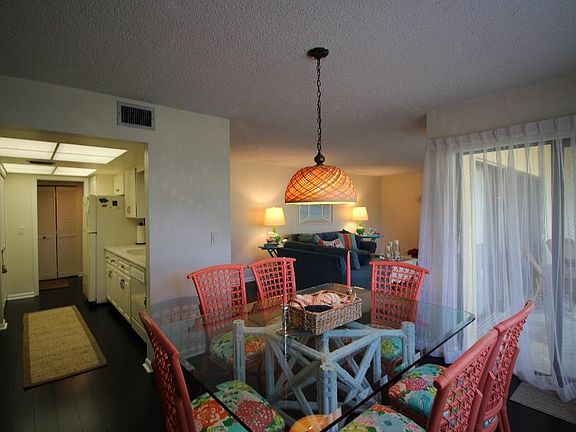 3rd image of 910 E Causeway Blvd Unit 11