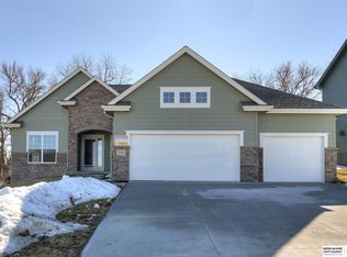 17003 Abigail St, Bennington, NE 68007